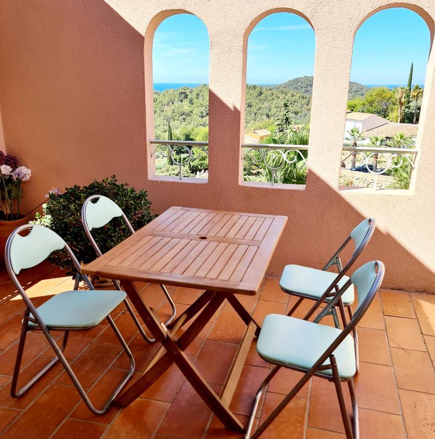 Апартаменты Hameau Des Amandiers - Vue Mer, Golf Et Vignes Сен-Сир-сюр-Мер Экстерьер фото
