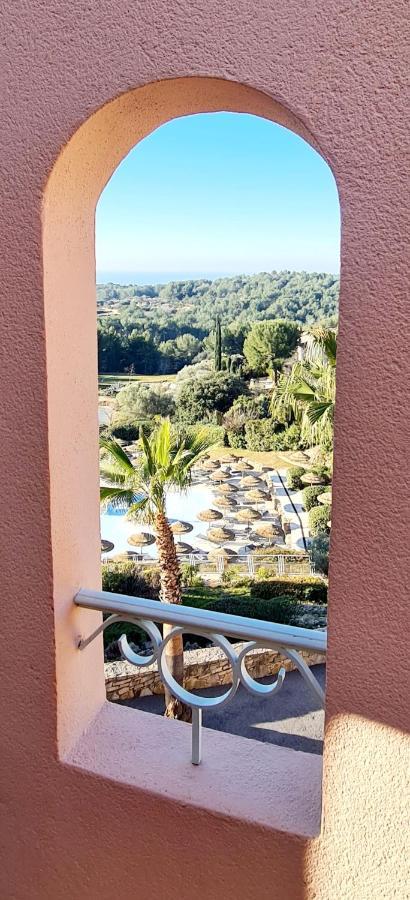 Апартаменты Hameau Des Amandiers - Vue Mer, Golf Et Vignes Сен-Сир-сюр-Мер Экстерьер фото