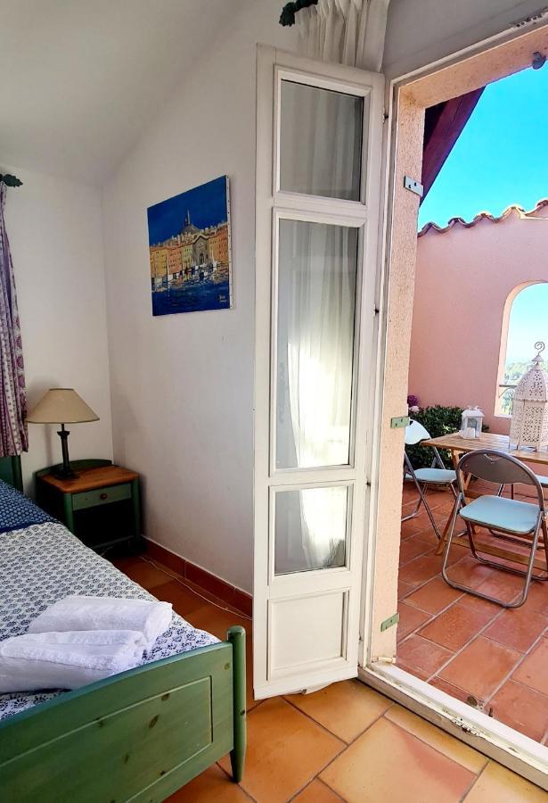 Апартаменты Hameau Des Amandiers - Vue Mer, Golf Et Vignes Сен-Сир-сюр-Мер Экстерьер фото